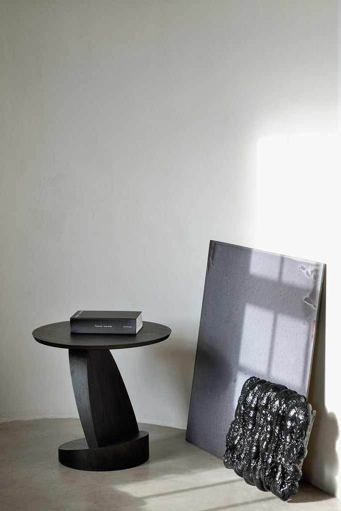 Teak Oblic Black Side Table - Varnished | Ethnicraft
