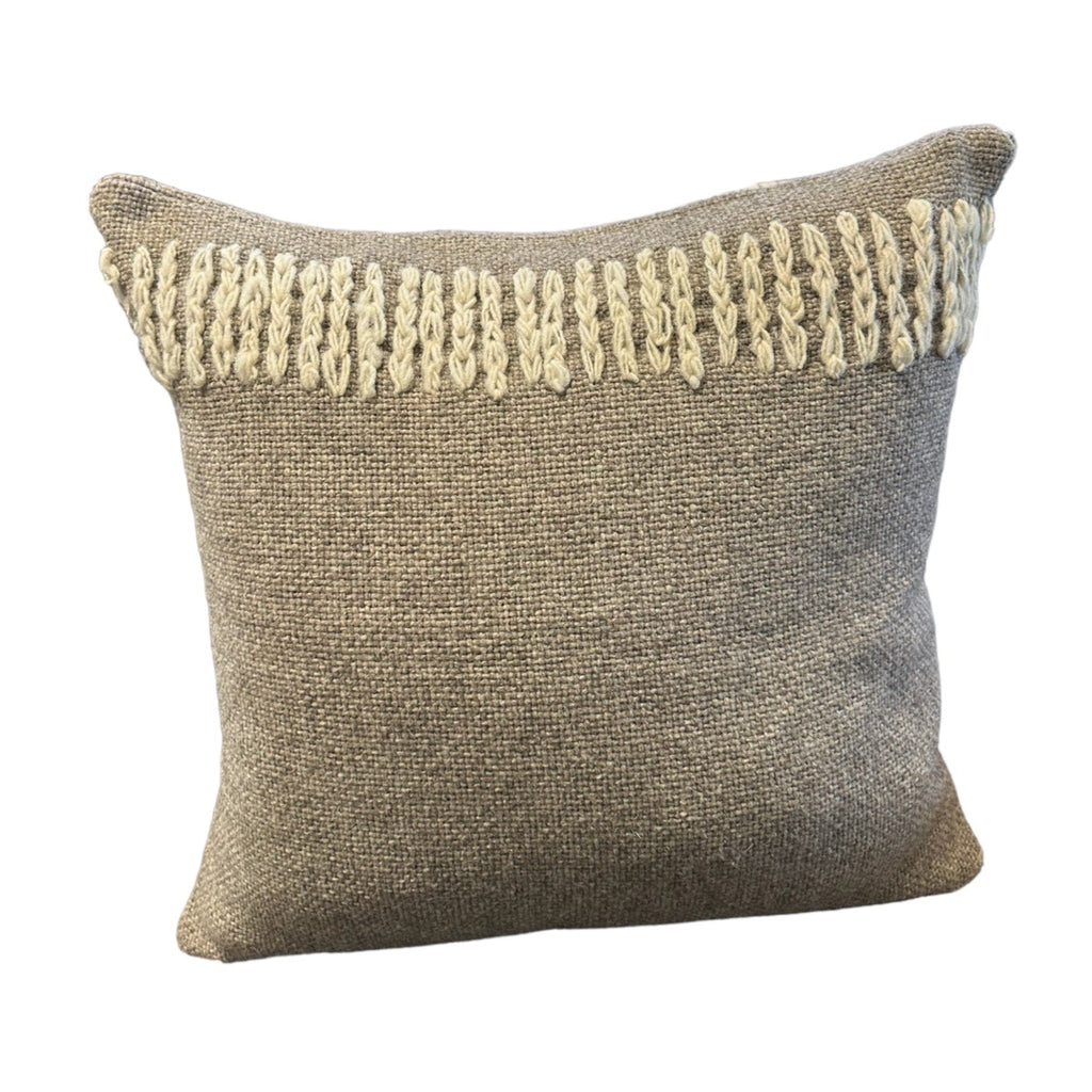 Makun Pillow chain stitch grey/white