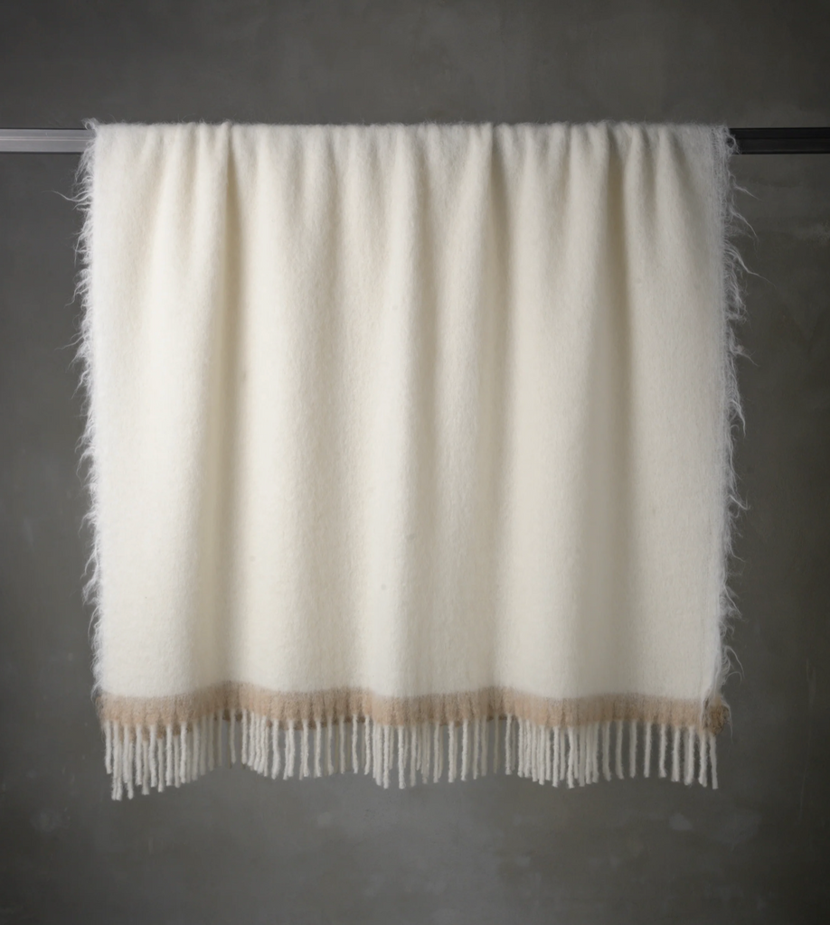 Amaranto Throw - Cream - The House of Lyria
