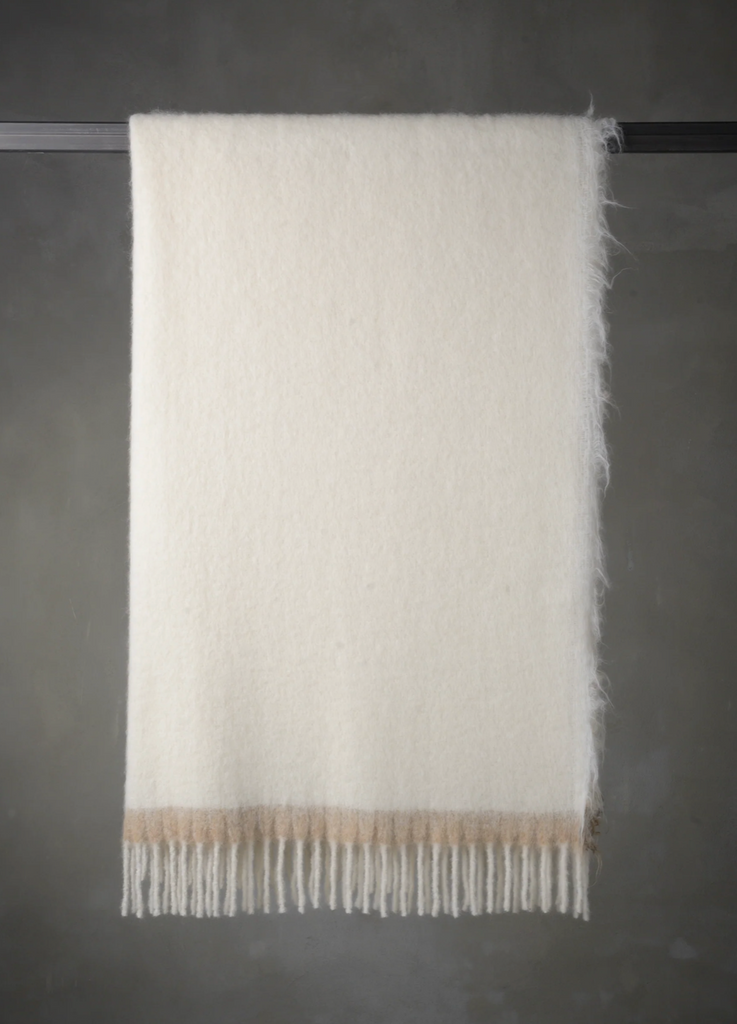 Amaranto Throw - Cream - The House of Lyria
