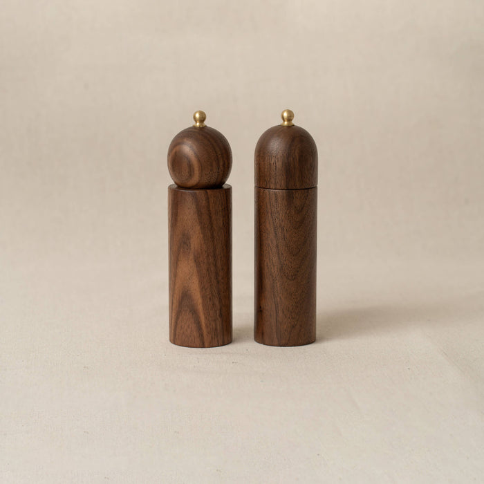 Pepper and Salt Mill Set / Walnut