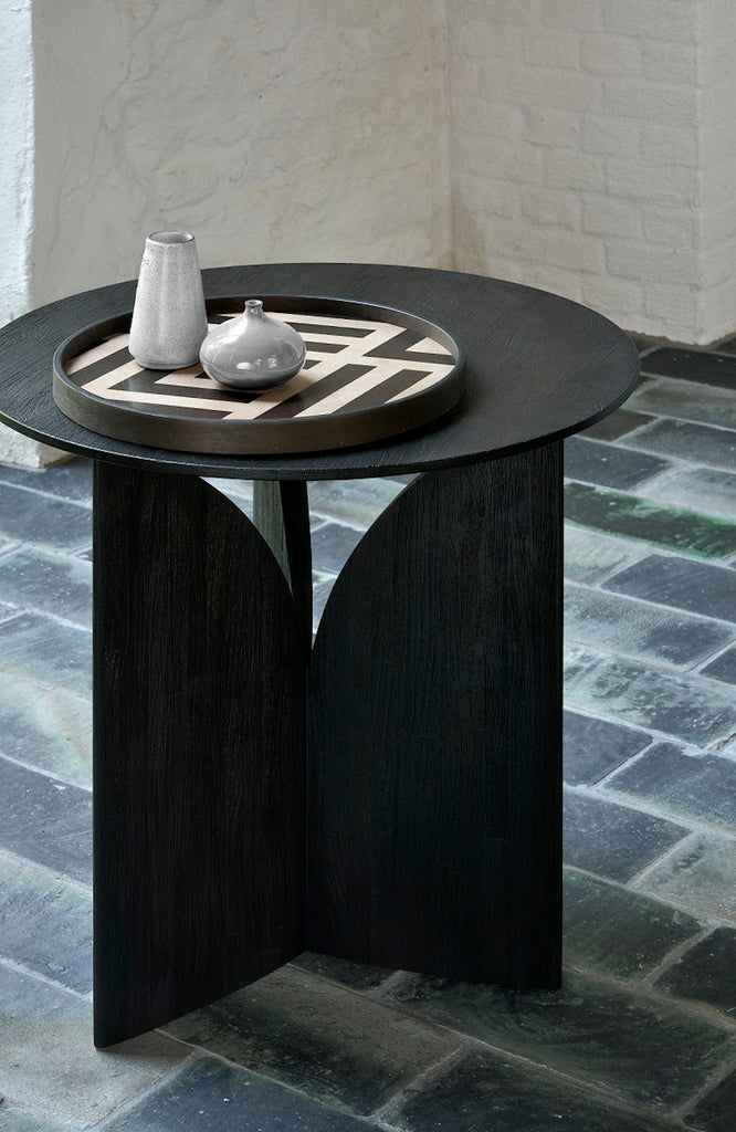 Teak Fin Black Side Table - Varnished | ethnicraft