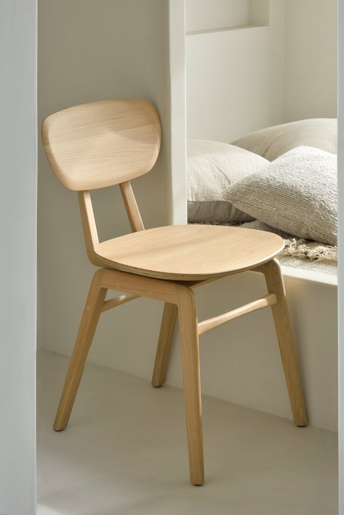 Oak Pebble Dining Chair - Varnished | ethnicraft