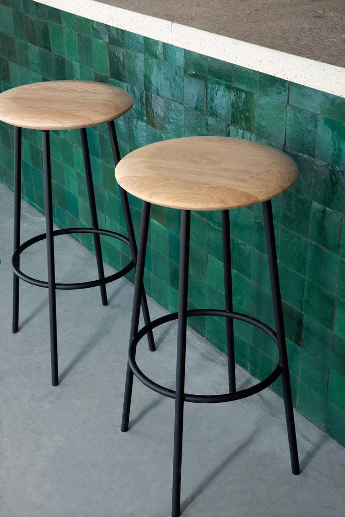 Oak Baretto Bar Stool - Varnished | Ethnicraft